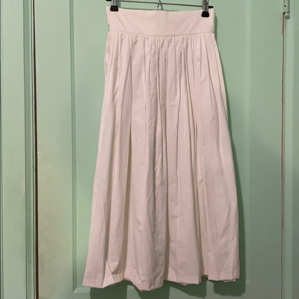 Beautiful White full skirt with sash - Eva Mendes